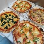 Hausgemachte Pizzen